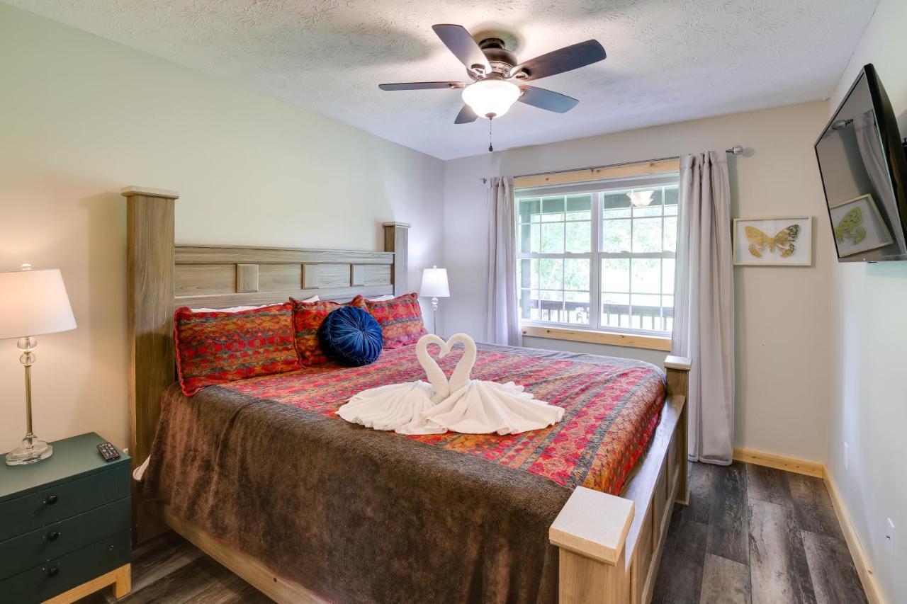 Sevierville Cabin With Private Hot Tub And Fire Pit Екстериор снимка