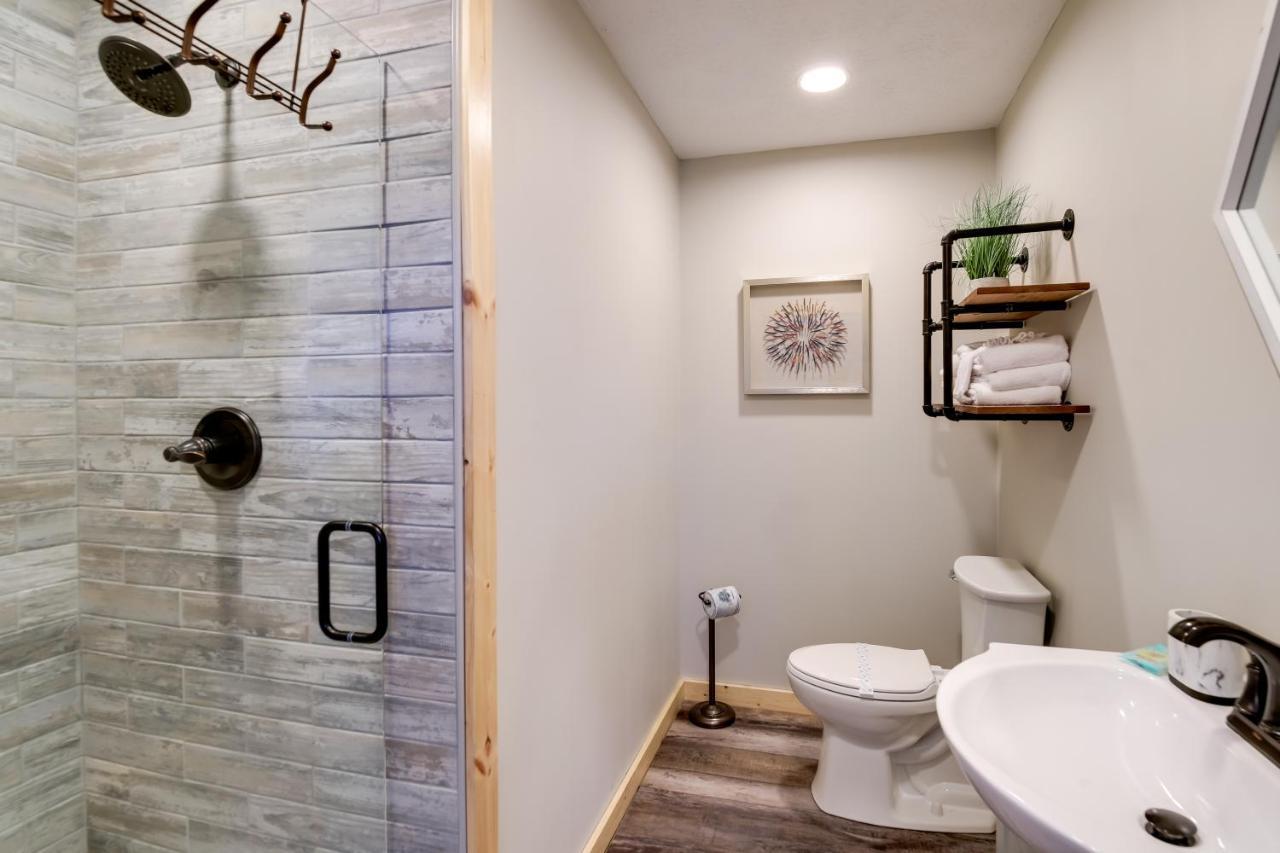 Sevierville Cabin With Private Hot Tub And Fire Pit Екстериор снимка