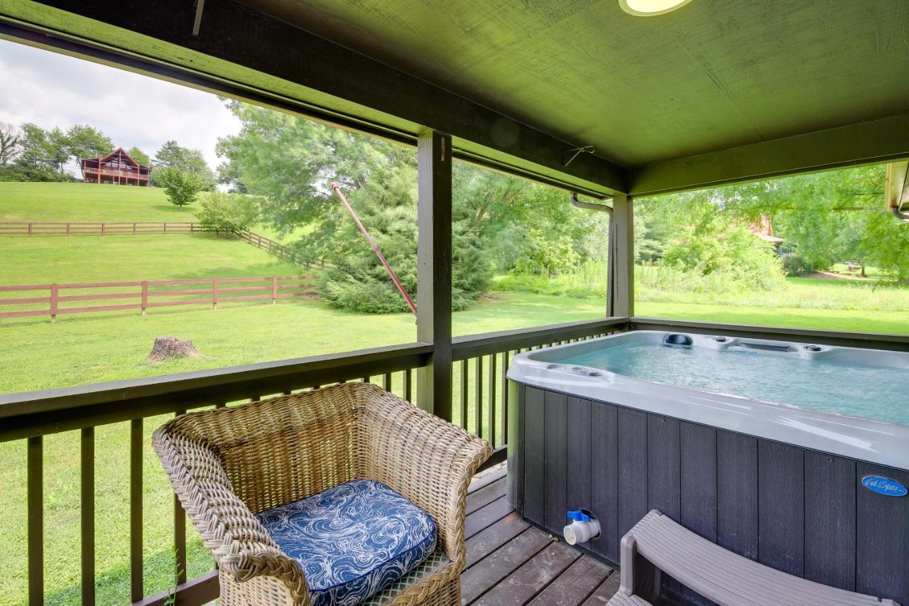Sevierville Cabin With Private Hot Tub And Fire Pit Екстериор снимка