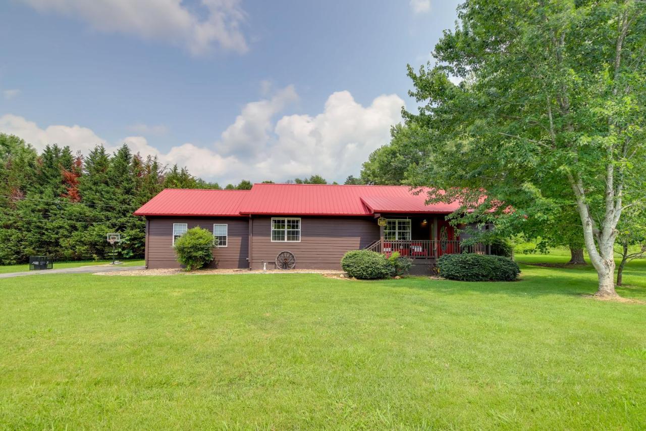 Sevierville Cabin With Private Hot Tub And Fire Pit Екстериор снимка
