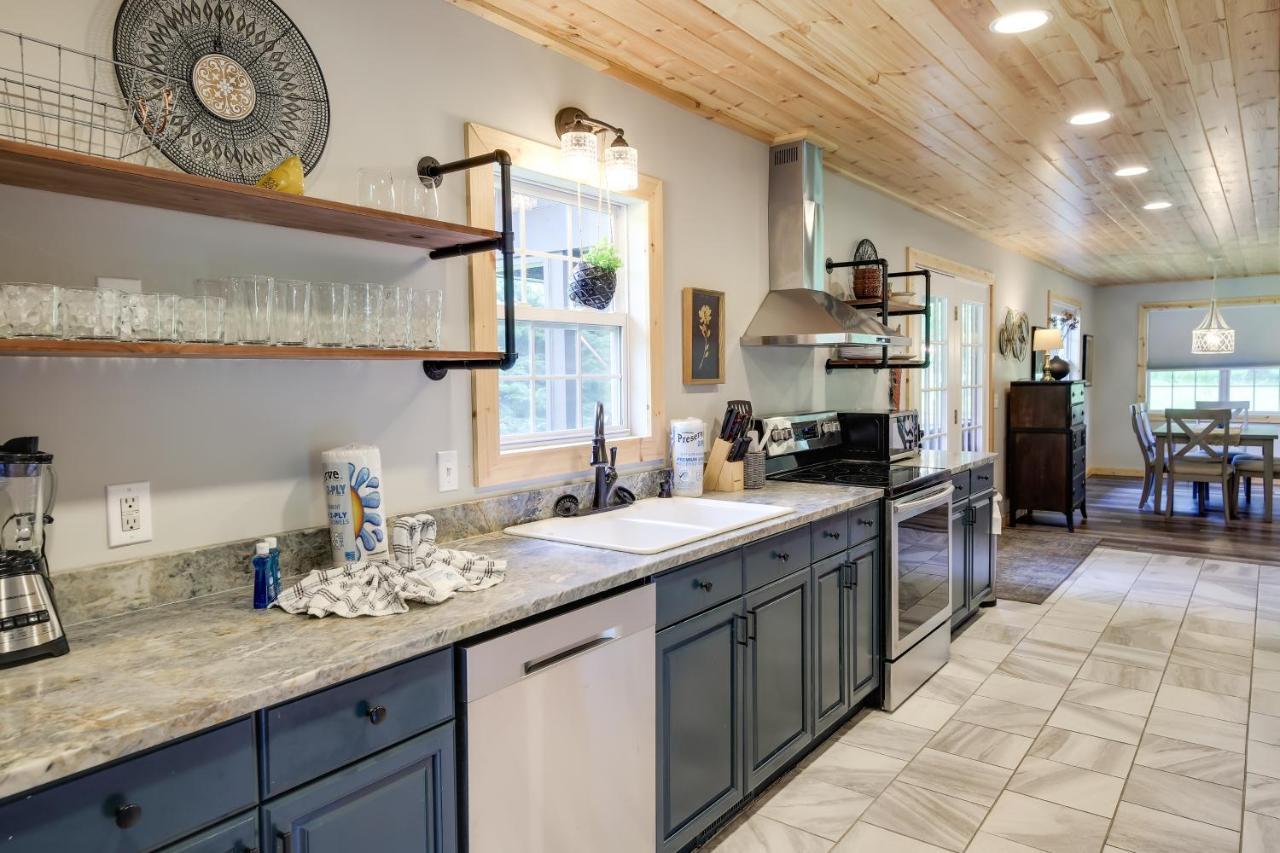 Sevierville Cabin With Private Hot Tub And Fire Pit Екстериор снимка